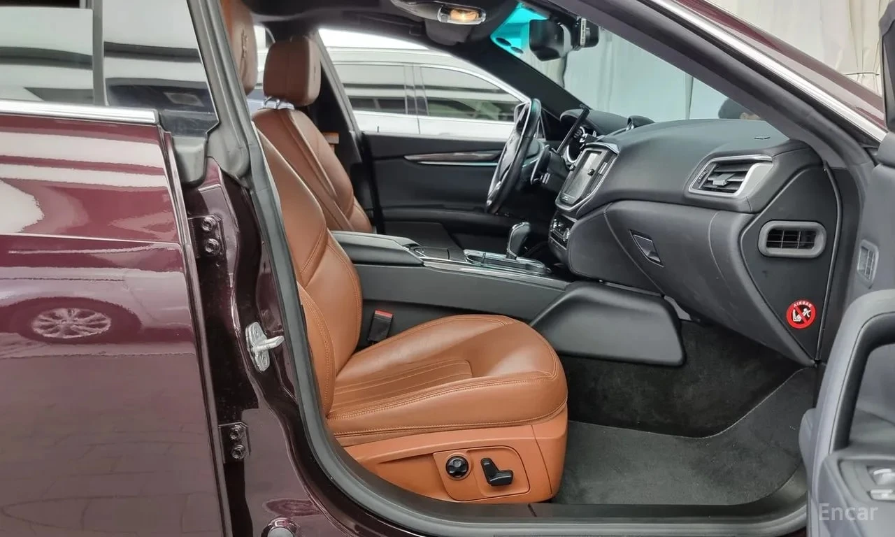 Maserati Ghibli 3.0 Diesel| PANO| ЗАДНА КАМЕРА| ПОДГРЕВИ| , снимка 11 - Автомобили и джипове - 55880070