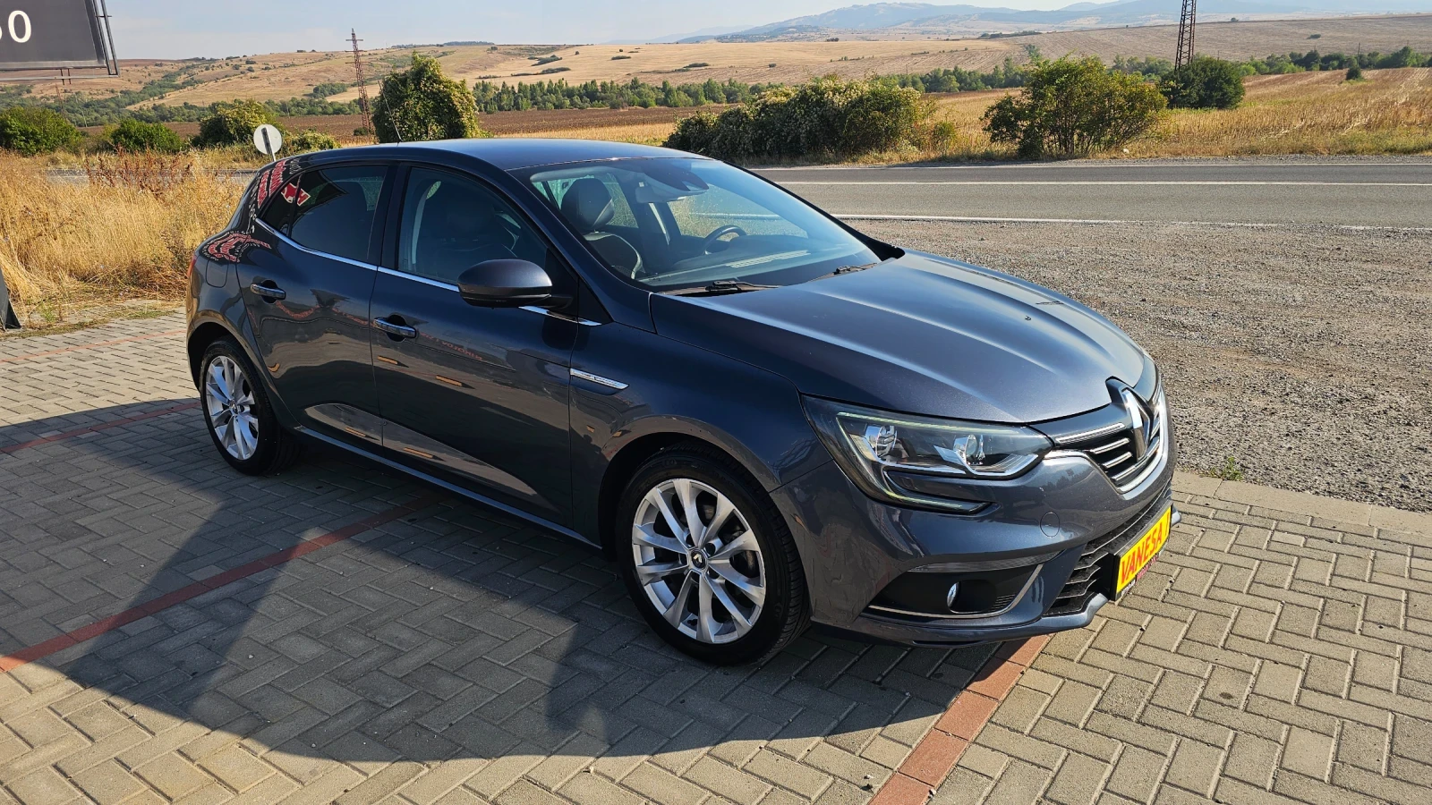 Renault Megane LED-NAVI-FULL, снимка 4 - Автомобили и джипове - 55935252