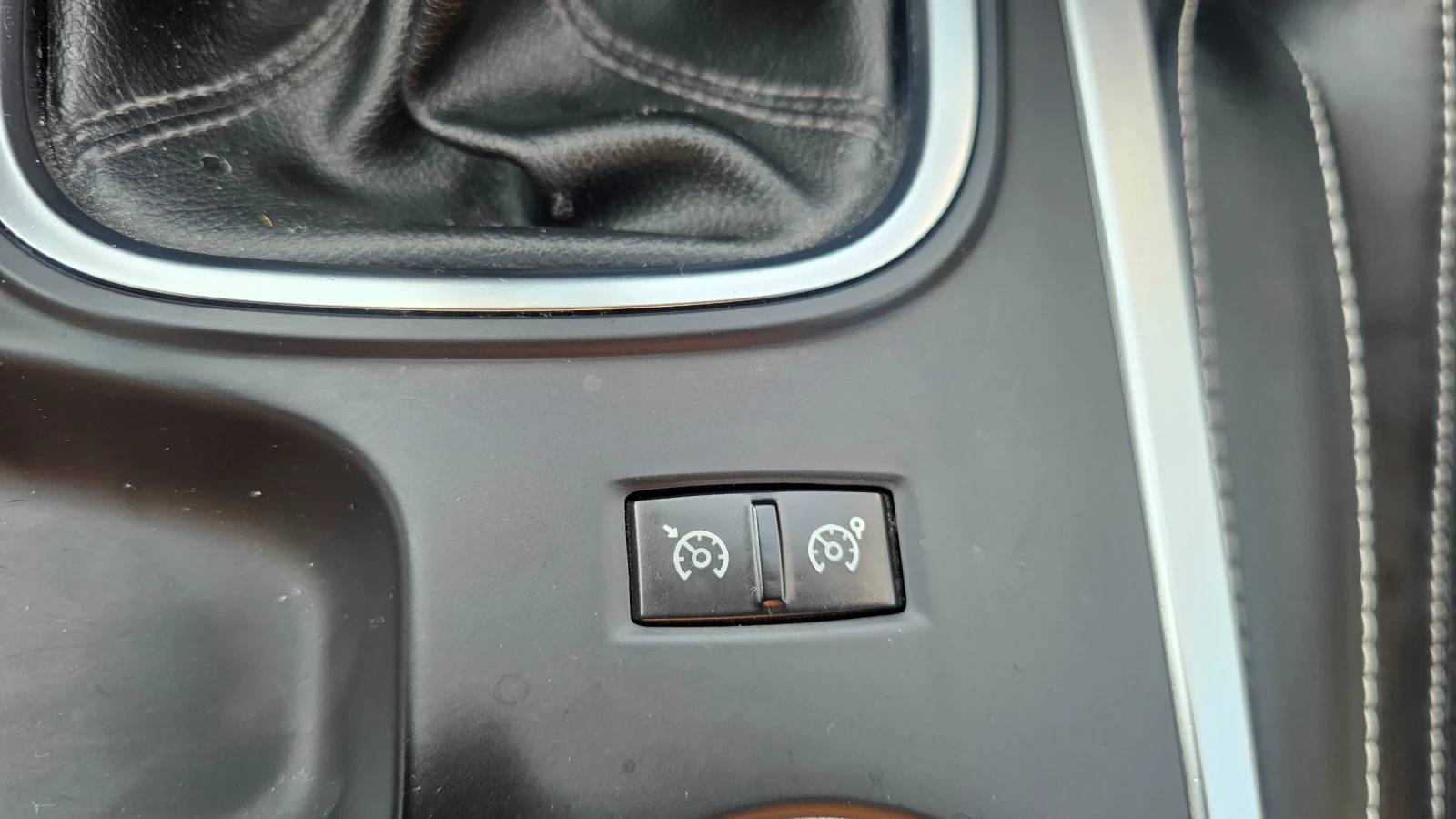 Renault Megane LED-NAVI-FULL, снимка 11 - Автомобили и джипове - 55935252