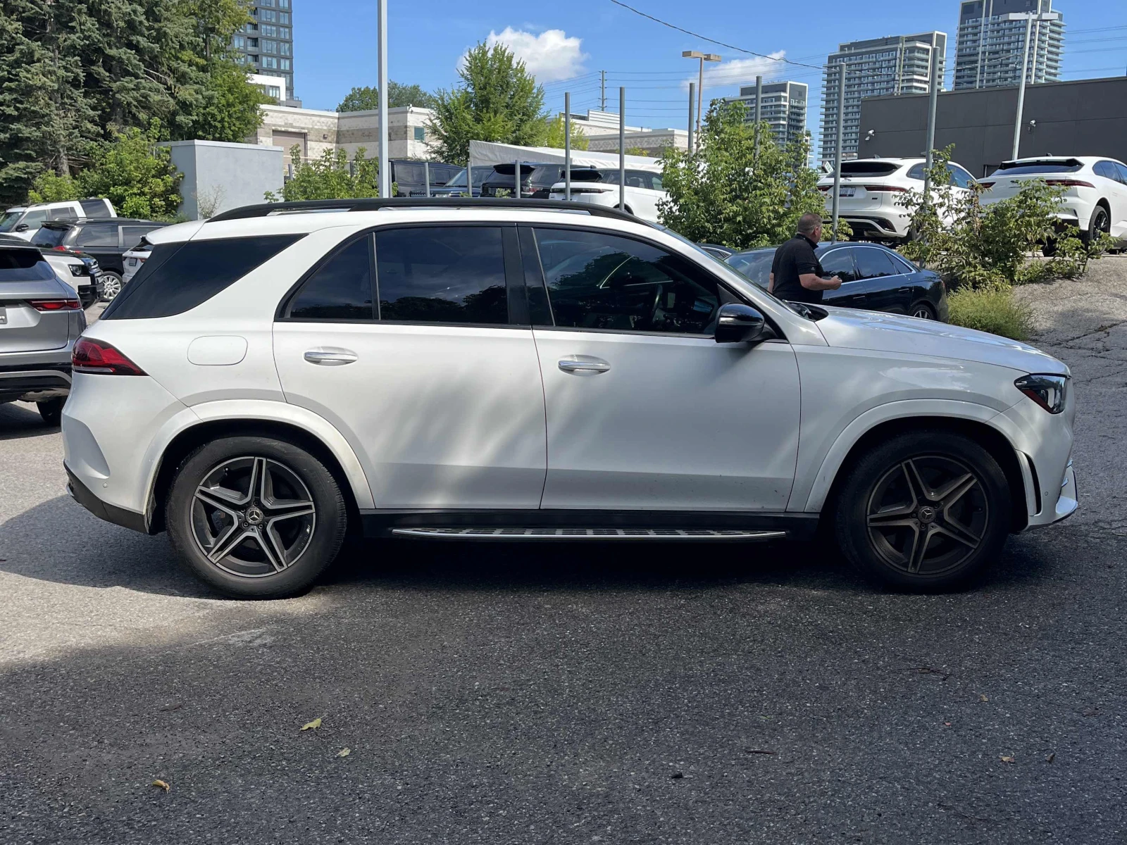 Mercedes-Benz GLE 450 / Burmester / 360 / Distronic / HUD / Carfax, снимка 3 - Автомобили и джипове - 55972992
