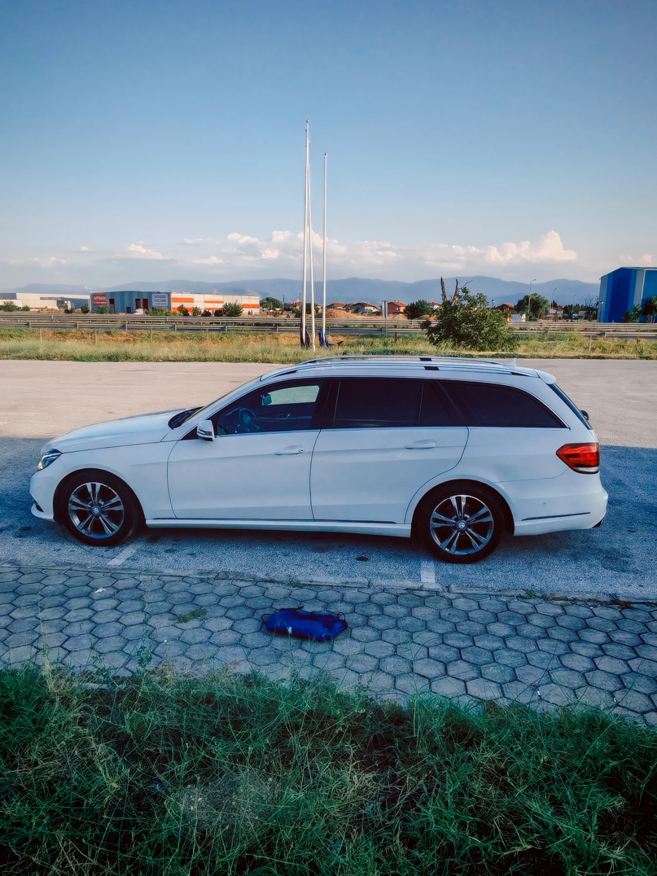 Mercedes-Benz E 200, снимка 10 - Автомобили и джипове - 56076495