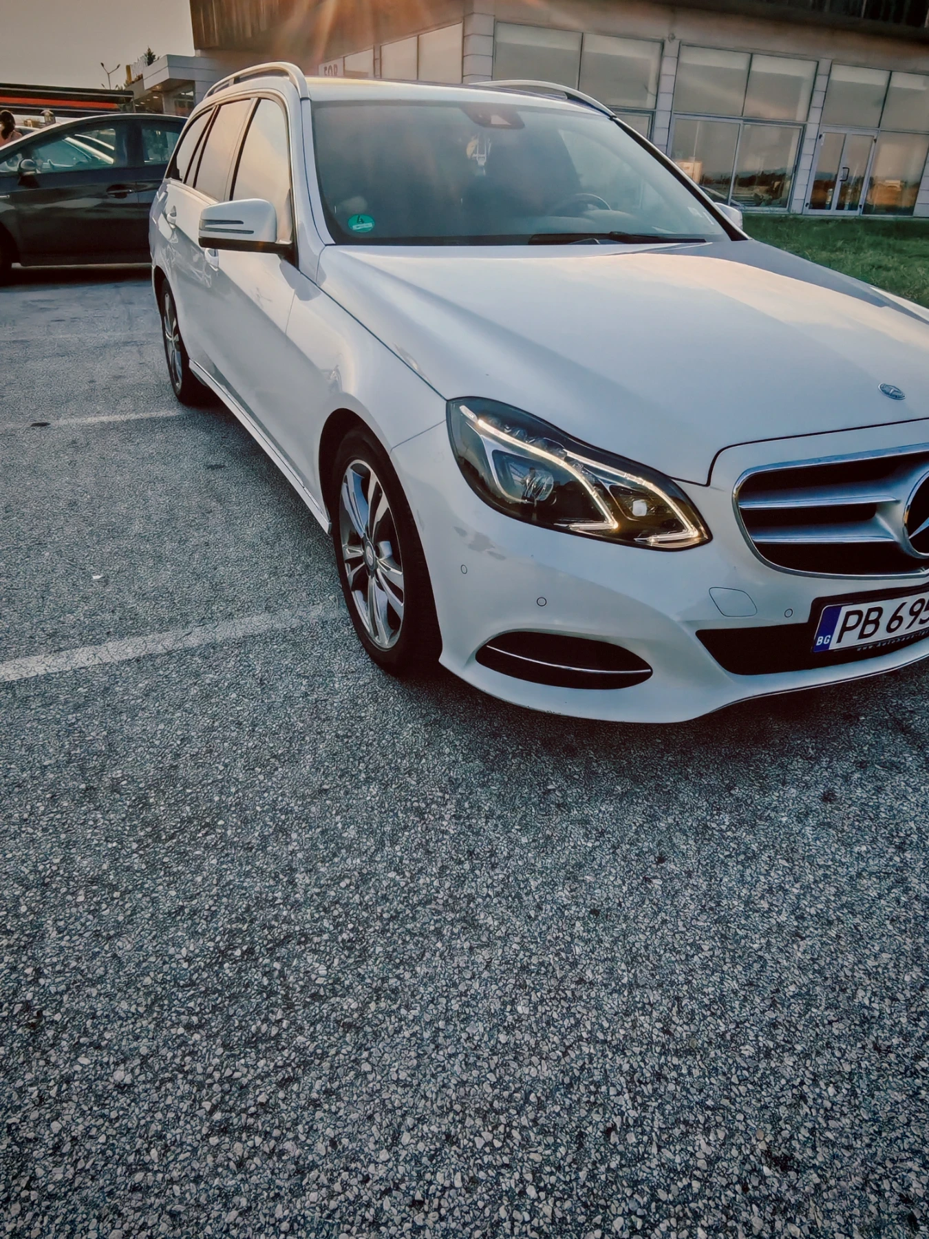 Mercedes-Benz E 200, снимка 7 - Автомобили и джипове - 56076495