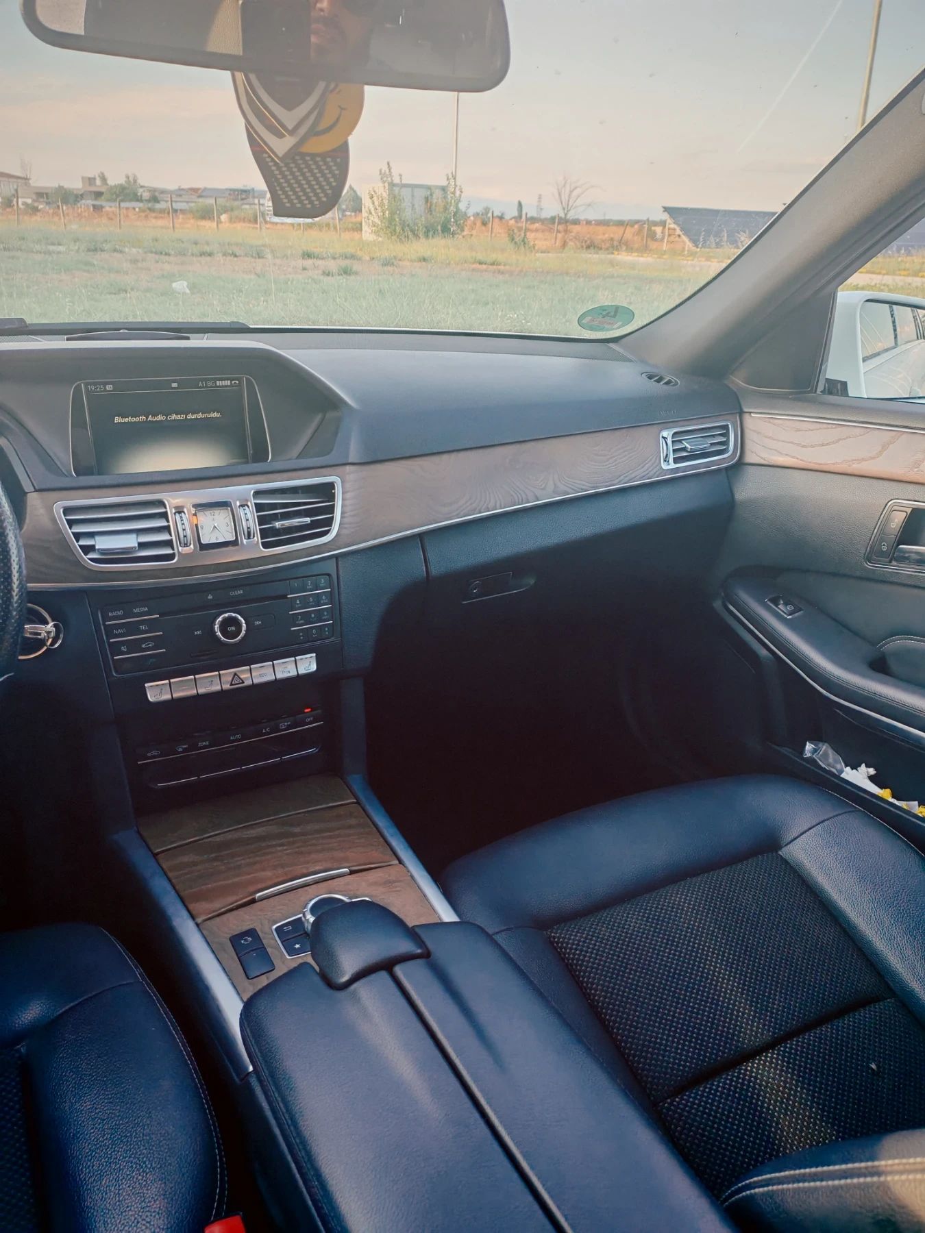 Mercedes-Benz E 200, снимка 15 - Автомобили и джипове - 56076495