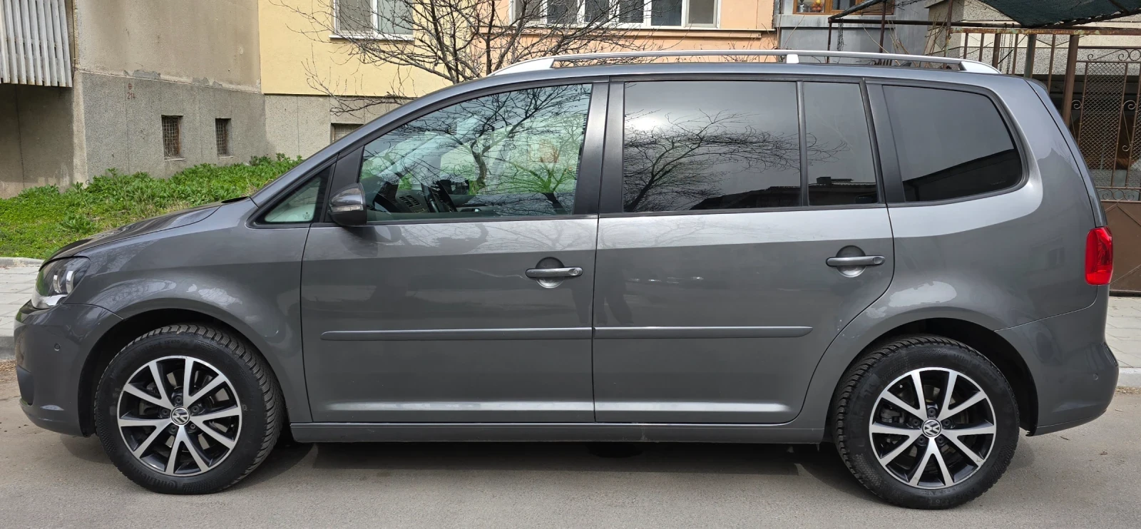 VW Touran 2.0 TDI - 150 к.с., снимка 3 - Автомобили и джипове - 56077357