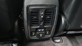 Jeep Grand cherokee OVERLAND MK2/ДИСТРОНИК/ОБДУХ/ПАНО/ВЪЗДУШНО ОКАЧВАН, снимка 17