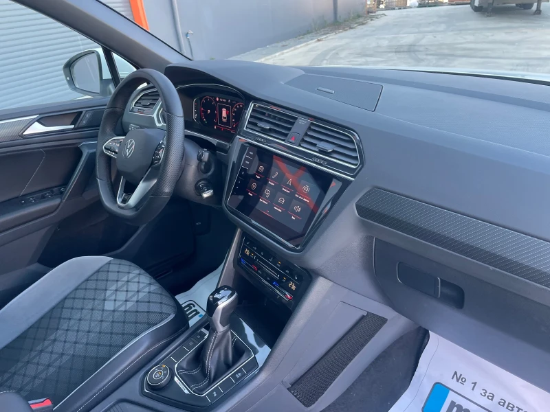 VW Tiguan  2.0* 4MOTION* 200к.с R-LINE* , снимка 8 - Автомобили и джипове - 47864953