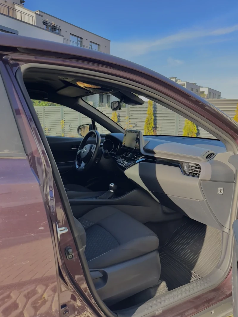 Toyota C-HR 1.8 HYB E-CVT ГАРАНЦИОННА, снимка 7 - Автомобили и джипове - 52831966