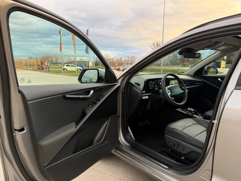 Kia Niro Limited FULL GERMANY, снимка 9 - Автомобили и джипове - 52969645