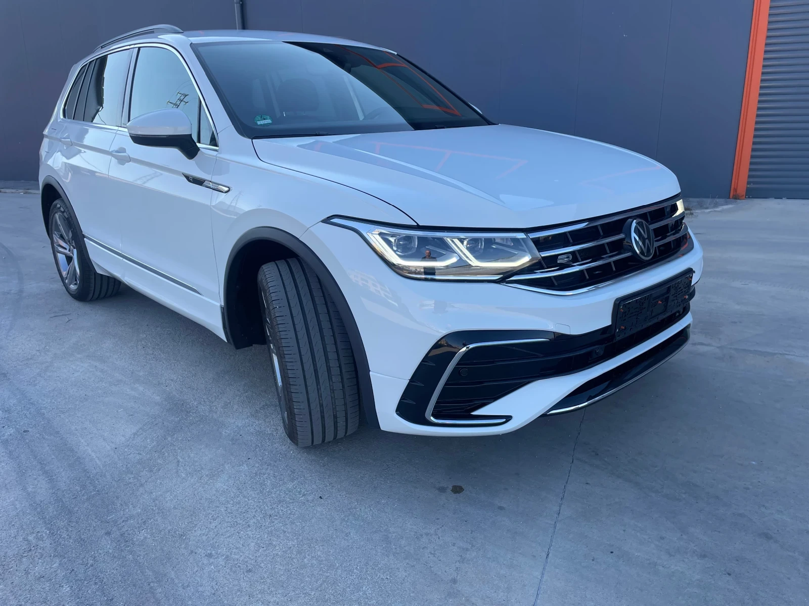 VW Tiguan  2.0* 4MOTION* 200к.с R-LINE*  - изображение 4