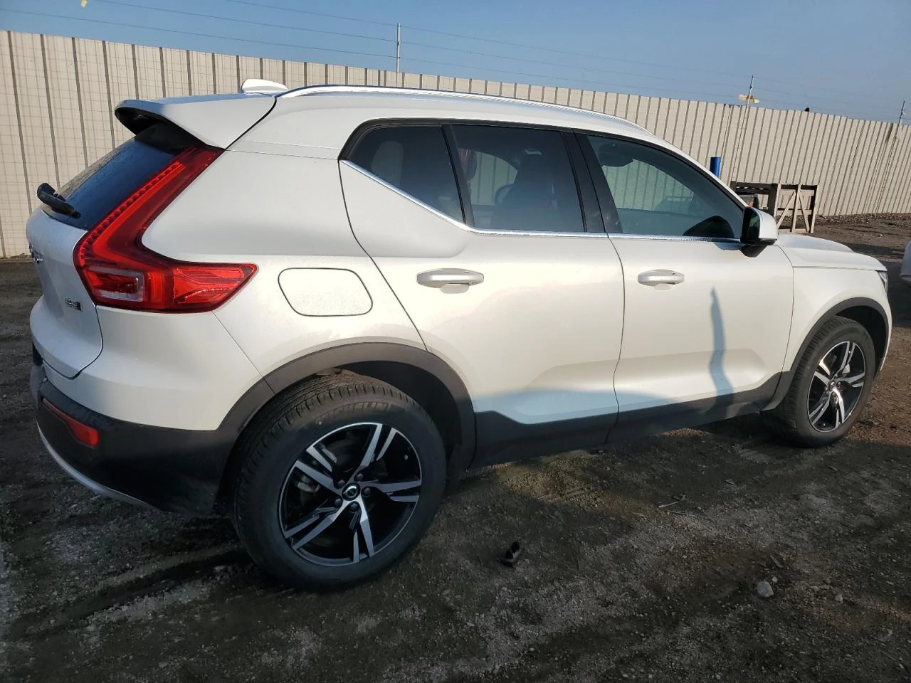 Volvo XC40  - изображение 4