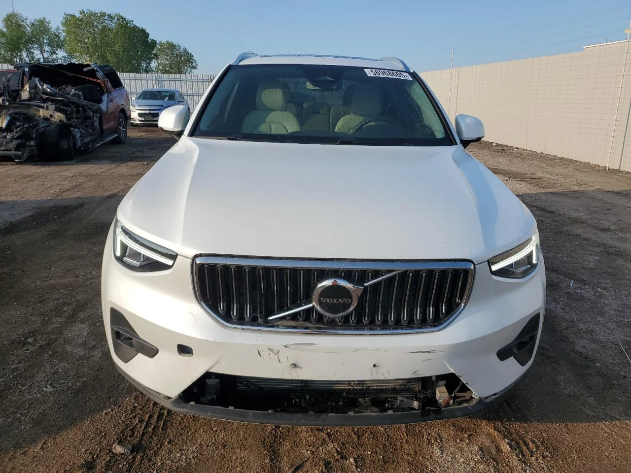 Volvo XC40  - изображение 6