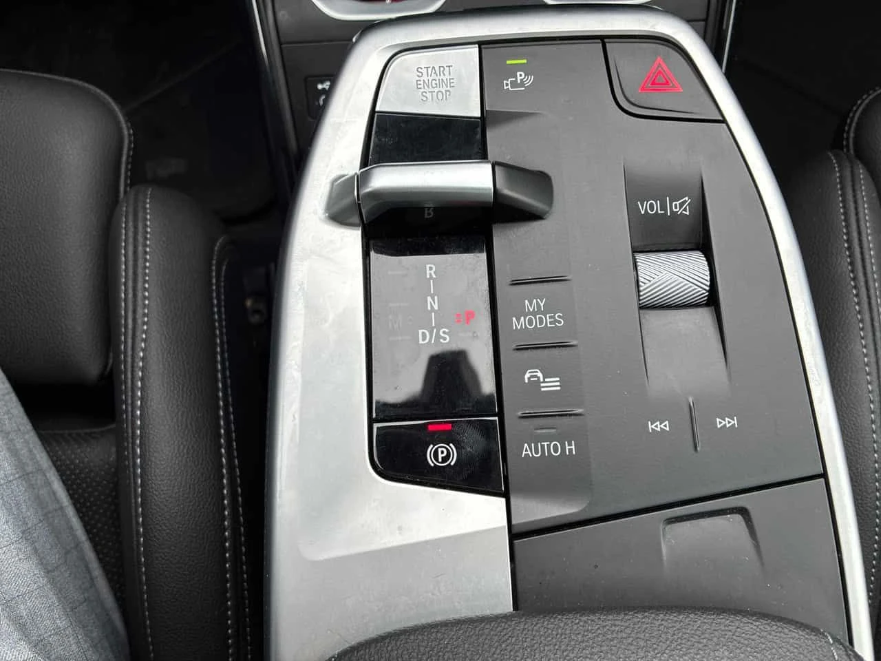 BMW X1 xDrive28i/CARFAX/HARMAN KARDON/PANO/360 CAM, снимка 12 - Автомобили и джипове - 53741413