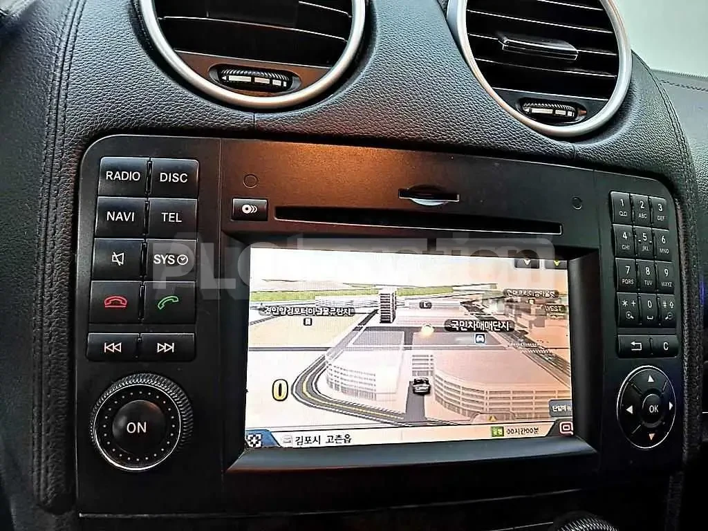 Mercedes-Benz ML 300 CDI| PANO| AMBIENT| ПОДГРЕВИ| ПАМЕТ| , снимка 12 - Автомобили и джипове - 54849360