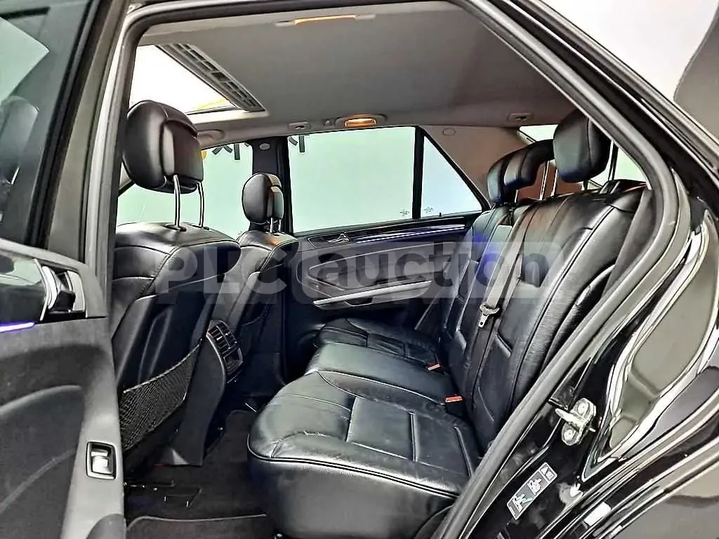 Mercedes-Benz ML 300 CDI| PANO| AMBIENT| ПОДГРЕВИ| ПАМЕТ| , снимка 10 - Автомобили и джипове - 54849360