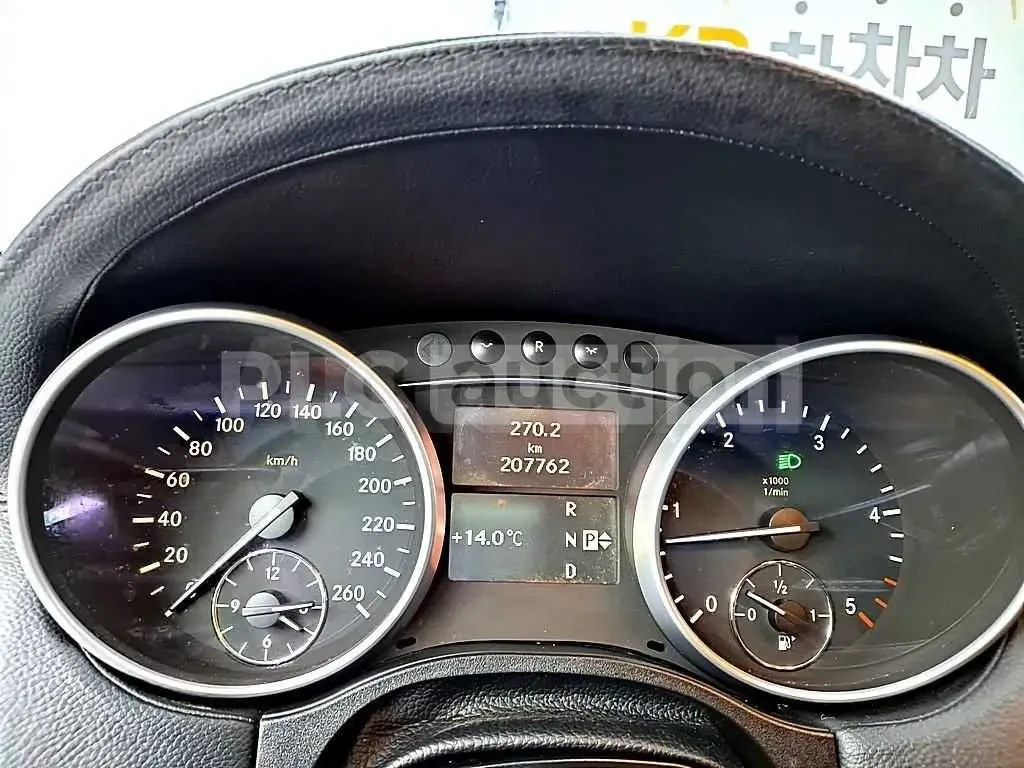 Mercedes-Benz ML 300 CDI| PANO| AMBIENT| ПОДГРЕВИ| ПАМЕТ| , снимка 7 - Автомобили и джипове - 54849360