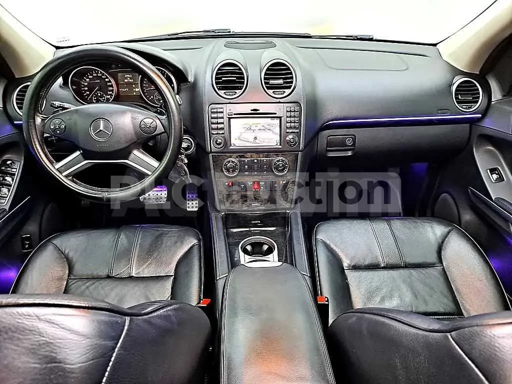 Mercedes-Benz ML 300 CDI| PANO| AMBIENT| ПОДГРЕВИ| ПАМЕТ| , снимка 5 - Автомобили и джипове - 54849360