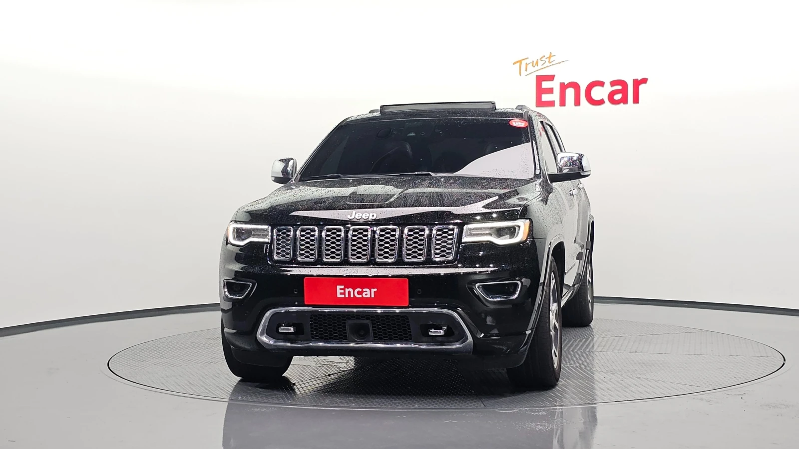 Jeep Grand cherokee OVERLAND MK2/ДИСТРОНИК/ОБДУХ/ПАНО/ВЪЗДУШНО ОКАЧВАН, снимка 2 - Автомобили и джипове - 55015945