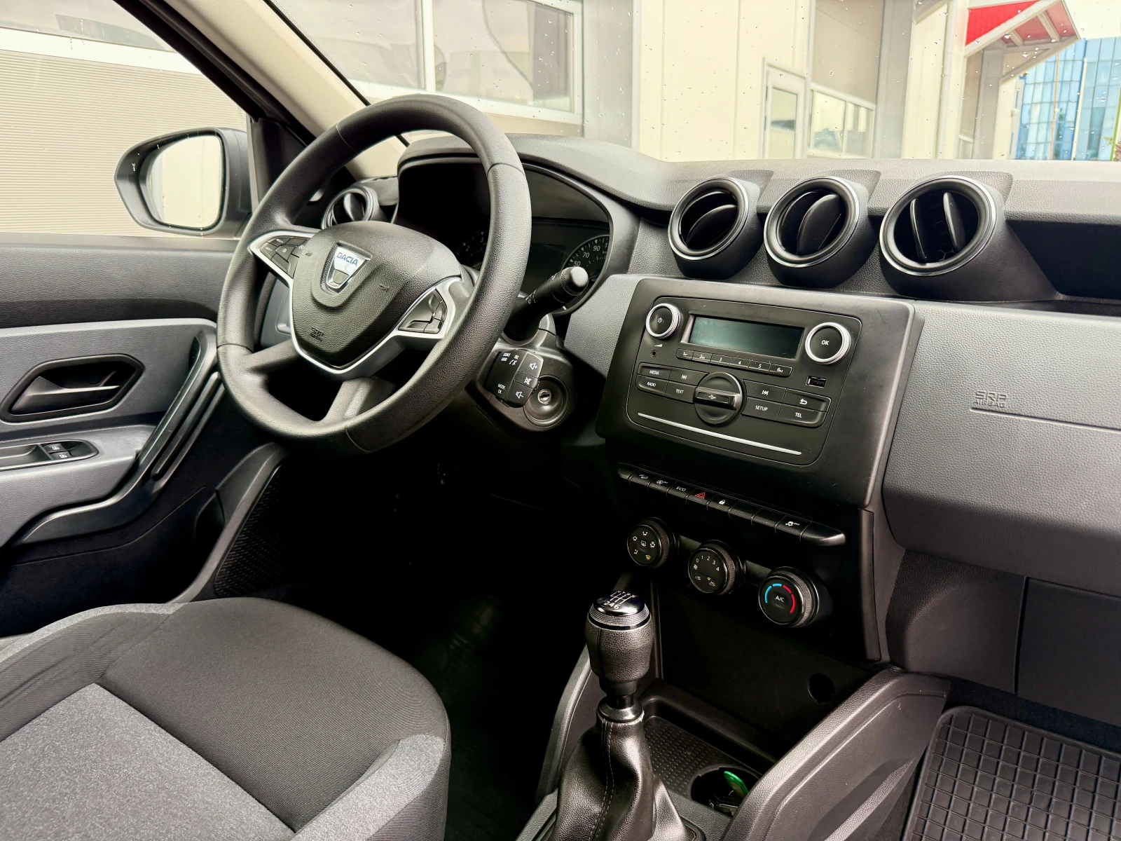 Dacia Duster 1.5 dci 4x4 върнат от Лизинг Реален пробег, снимка 8 - Автомобили и джипове - 55434427