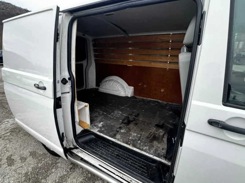 VW Transporter 2.0TDI, КЛИМАТИК, FACELIFT , снимка 6 - Бусове и автобуси - 53490490