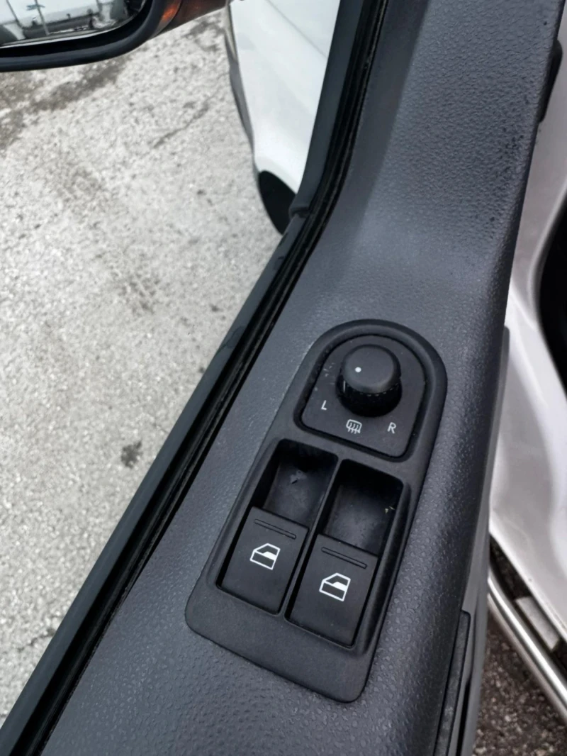 VW Transporter 2.0TDI, КЛИМАТИК, FACELIFT , снимка 15 - Бусове и автобуси - 53490490