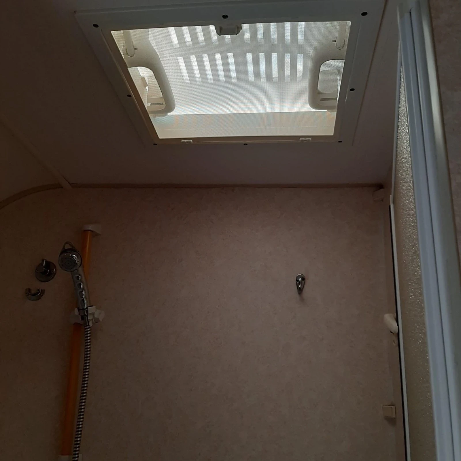  Bailey   | Mobile.bg   16