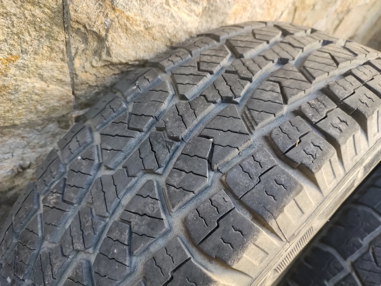 ���� 215/75R15 | Mobile.bg � ����������� 9