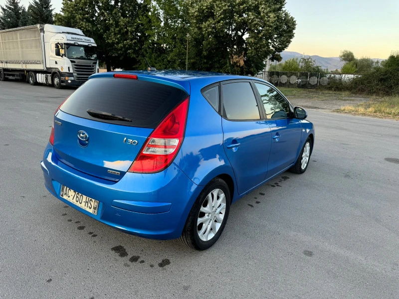 Hyundai I30 crdi, снимка 6 - Автомобили и джипове - 46691576