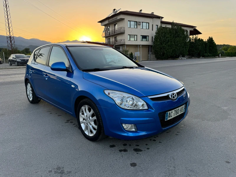 Hyundai I30 crdi, снимка 2 - Автомобили и джипове - 46691576