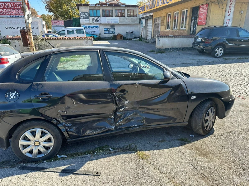 Seat Ibiza 1.4 i бензин, 74к.с.55KW, снимка 7 - Автомобили и джипове - 48076215