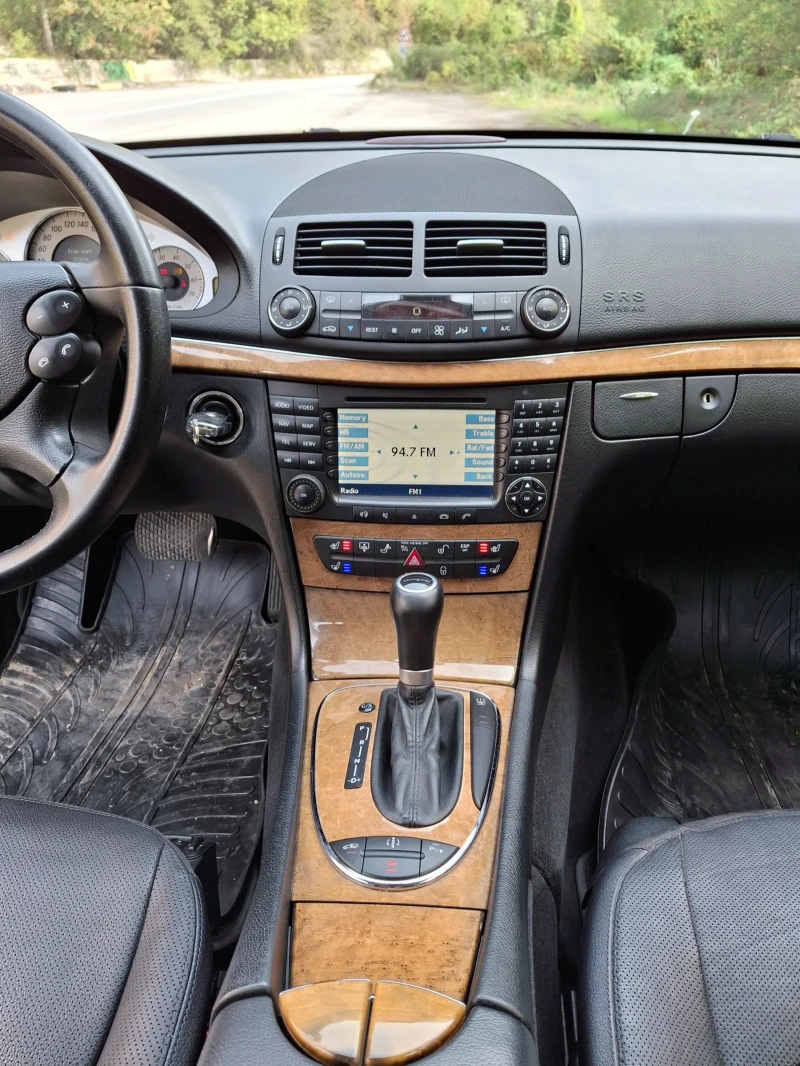 Mercedes-Benz E 500, снимка 11 - Автомобили и джипове - 49177946