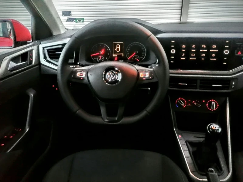 VW Polo VI, снимка 10 - Автомобили и джипове - 49215309