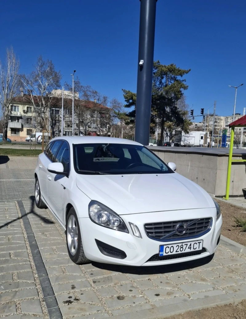 Volvo V60 D4 , снимка 1 - Автомобили и джипове - 49425432