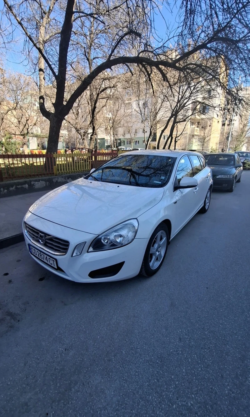 Volvo V60 D4 , снимка 5 - Автомобили и джипове - 49425432