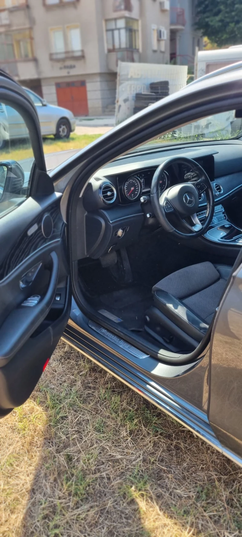 Mercedes-Benz E 220 E220, снимка 8 - Автомобили и джипове - 53043772