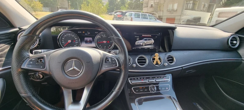 Mercedes-Benz E 220 E220, снимка 13 - Автомобили и джипове - 53043772