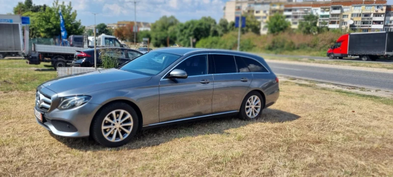 Mercedes-Benz E 220 E220, снимка 3 - Автомобили и джипове - 53043772