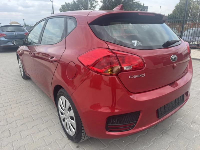 Kia Ceed 1.6 CRDI, снимка 4 - Автомобили и джипове - 51940112