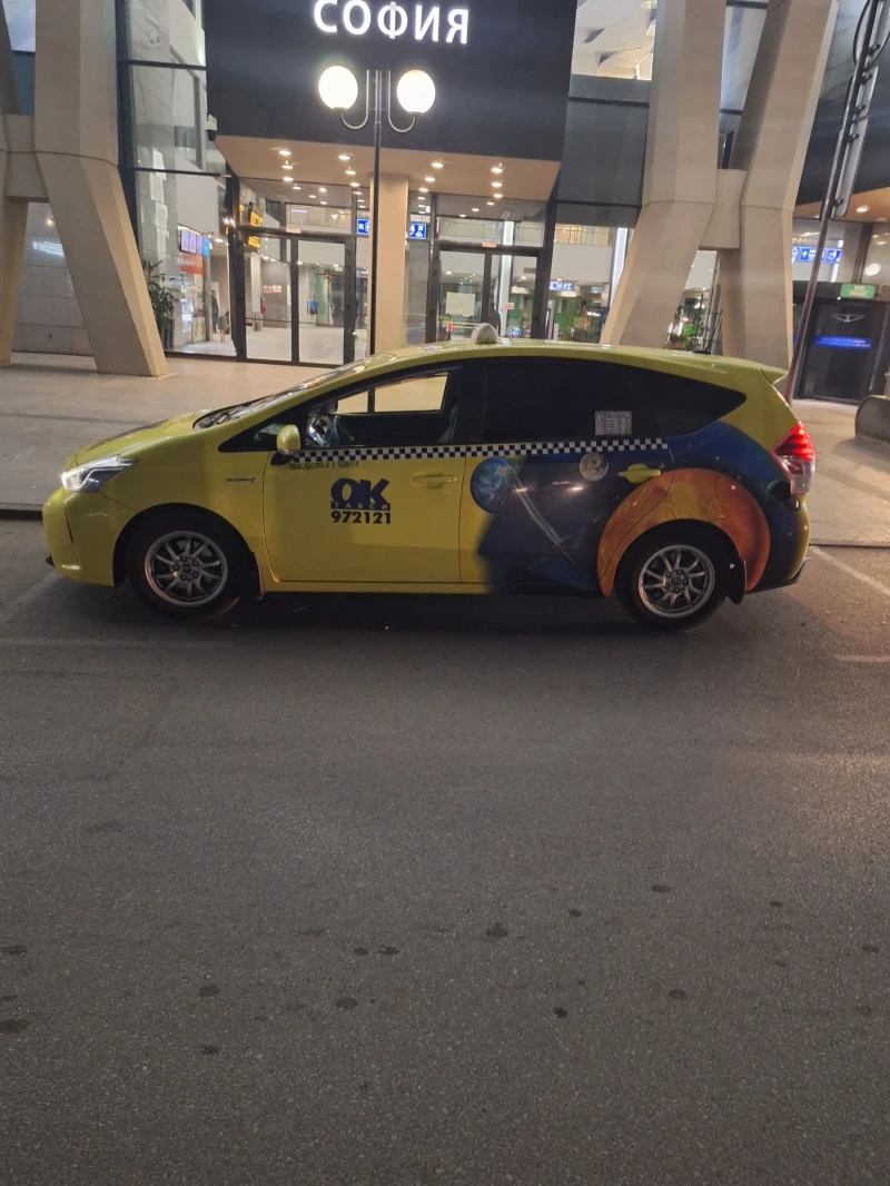 Toyota Prius Prius+ 1.8 hybrid , снимка 4 - Автомобили и джипове - 52394637