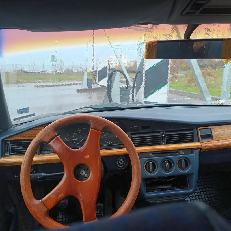 Mercedes-Benz 190, снимка 6 - Автомобили и джипове - 52406744