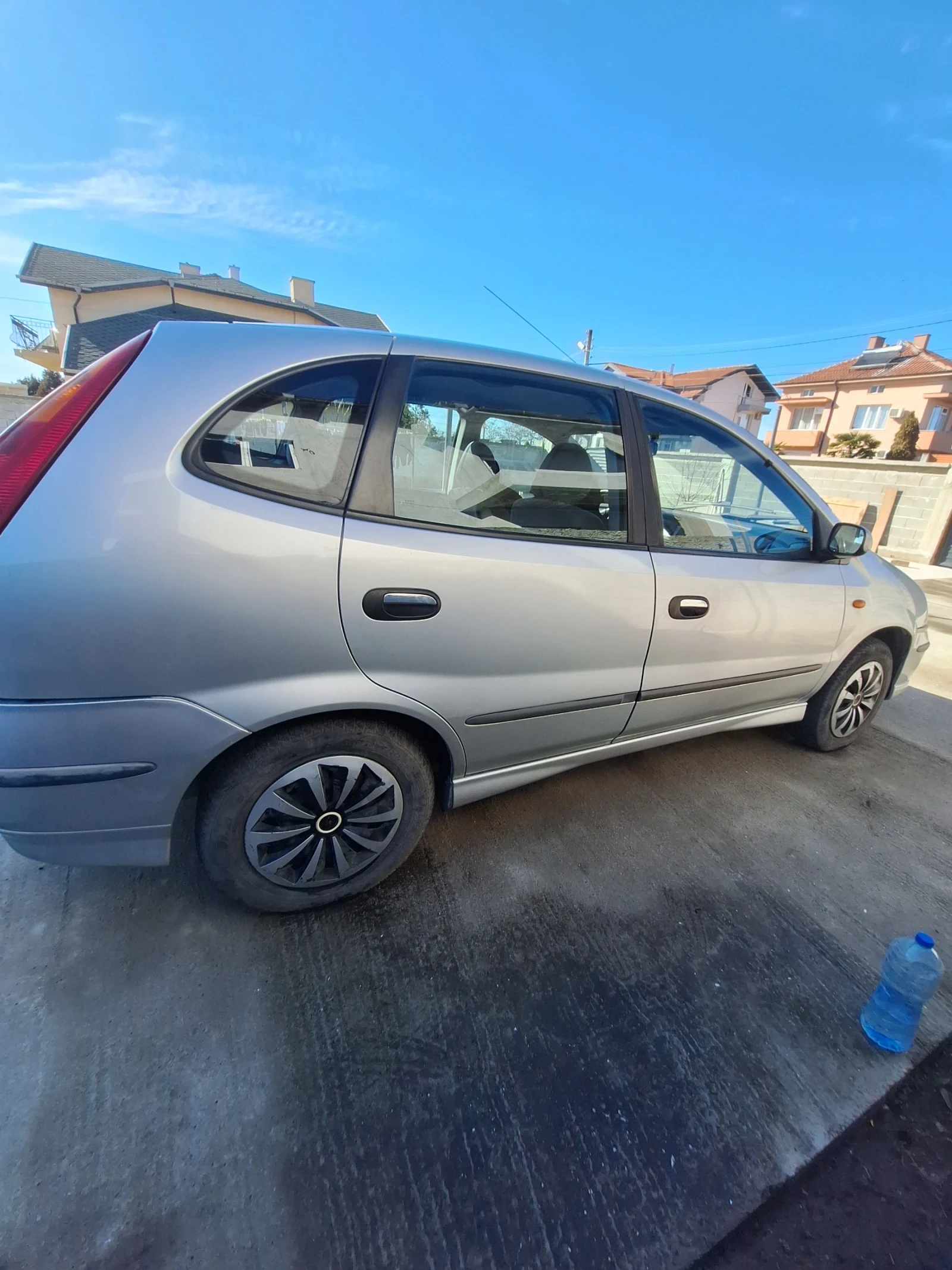 Nissan Almera tino 1.8 - изображение 6
