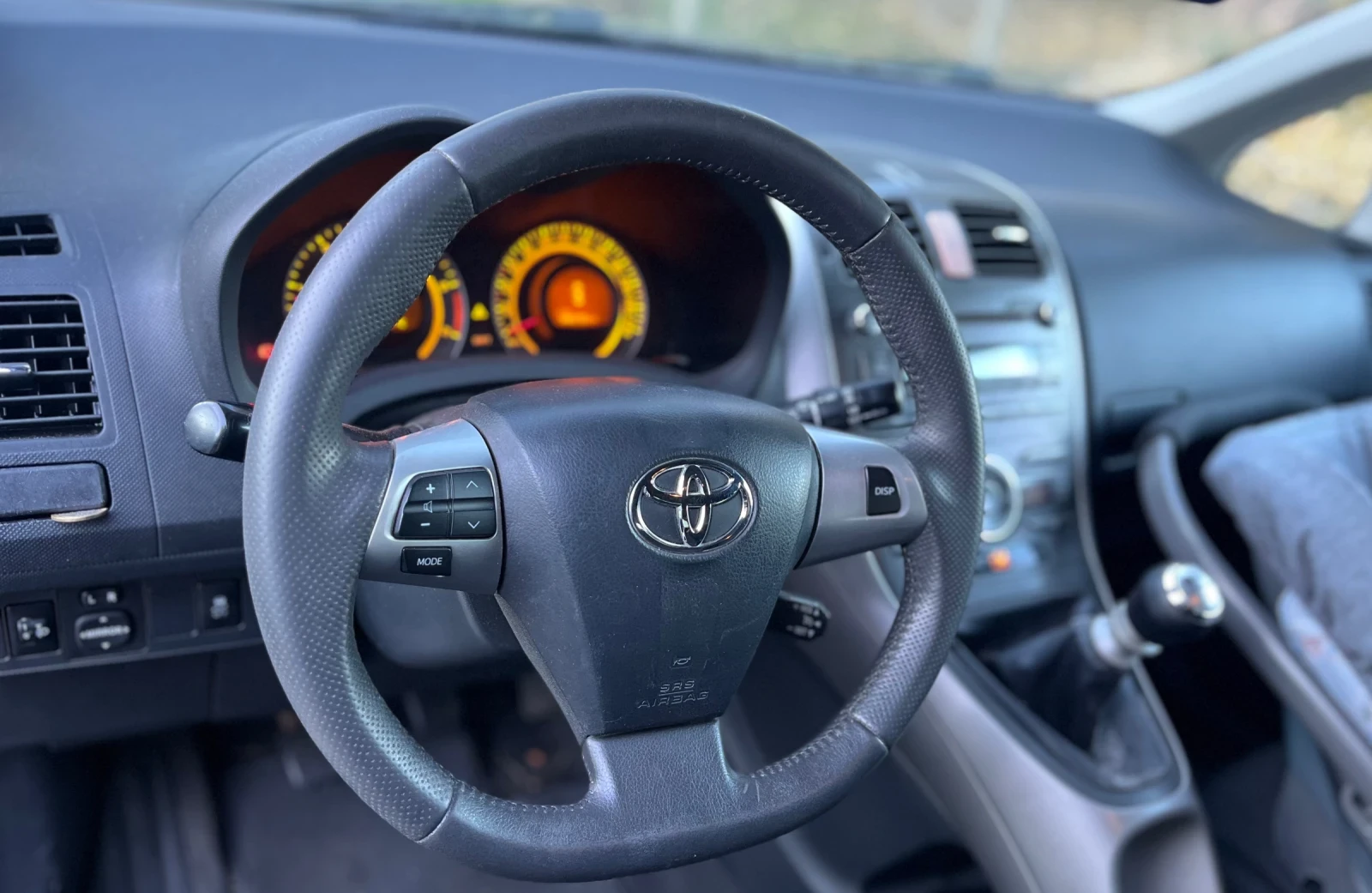 Toyota Auris 2.0d4d 126к.с. - изображение 5