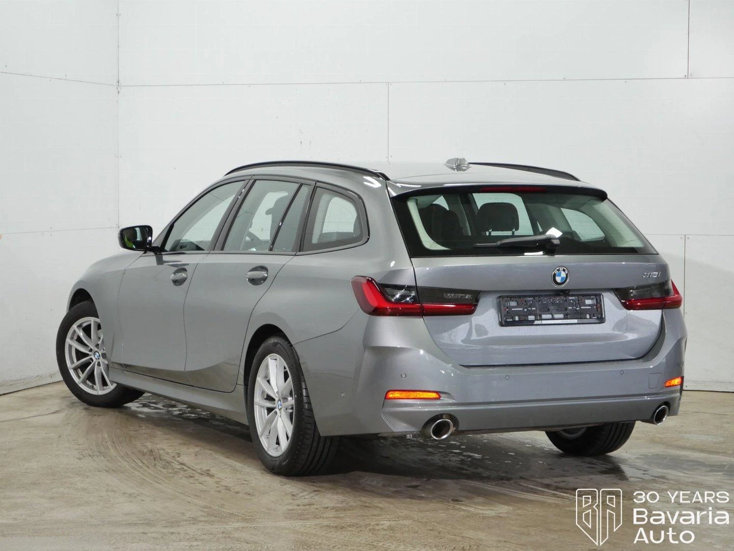 BMW 318 i Touring Steptronic - изображение 2