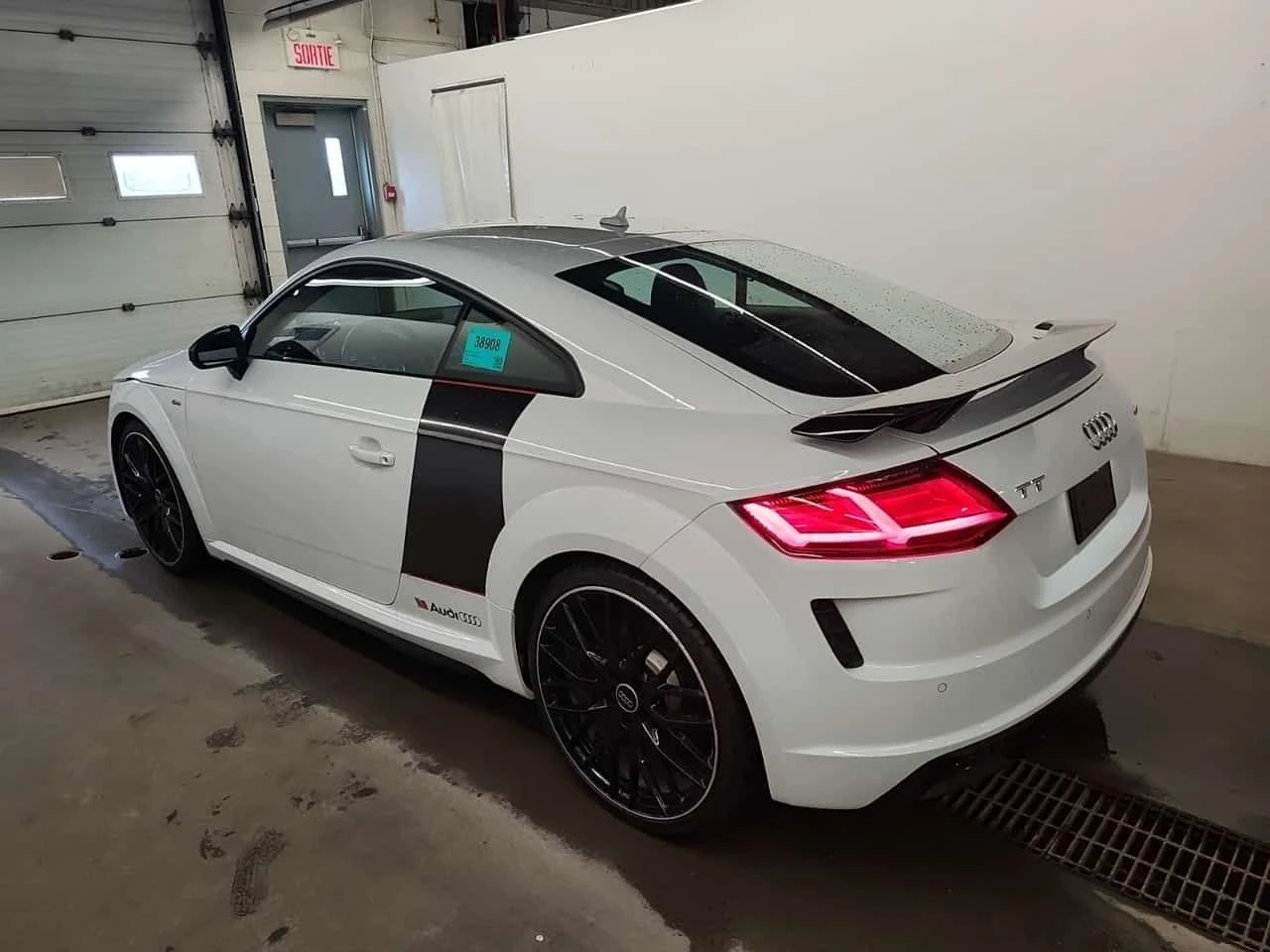 Audi Tt  45 TFSI QUATTRO| ALCANTARA| 2 КЛЮЧА| CARFAX, снимка 4 - Автомобили и джипове - 53894543