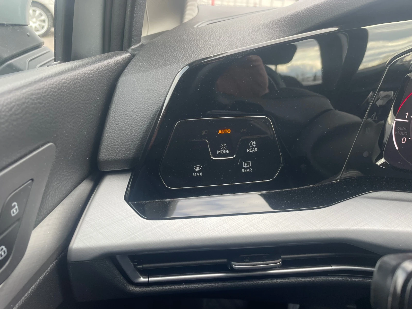 VW Golf Като НОВ, снимка 9 - Автомобили и джипове - 53962961