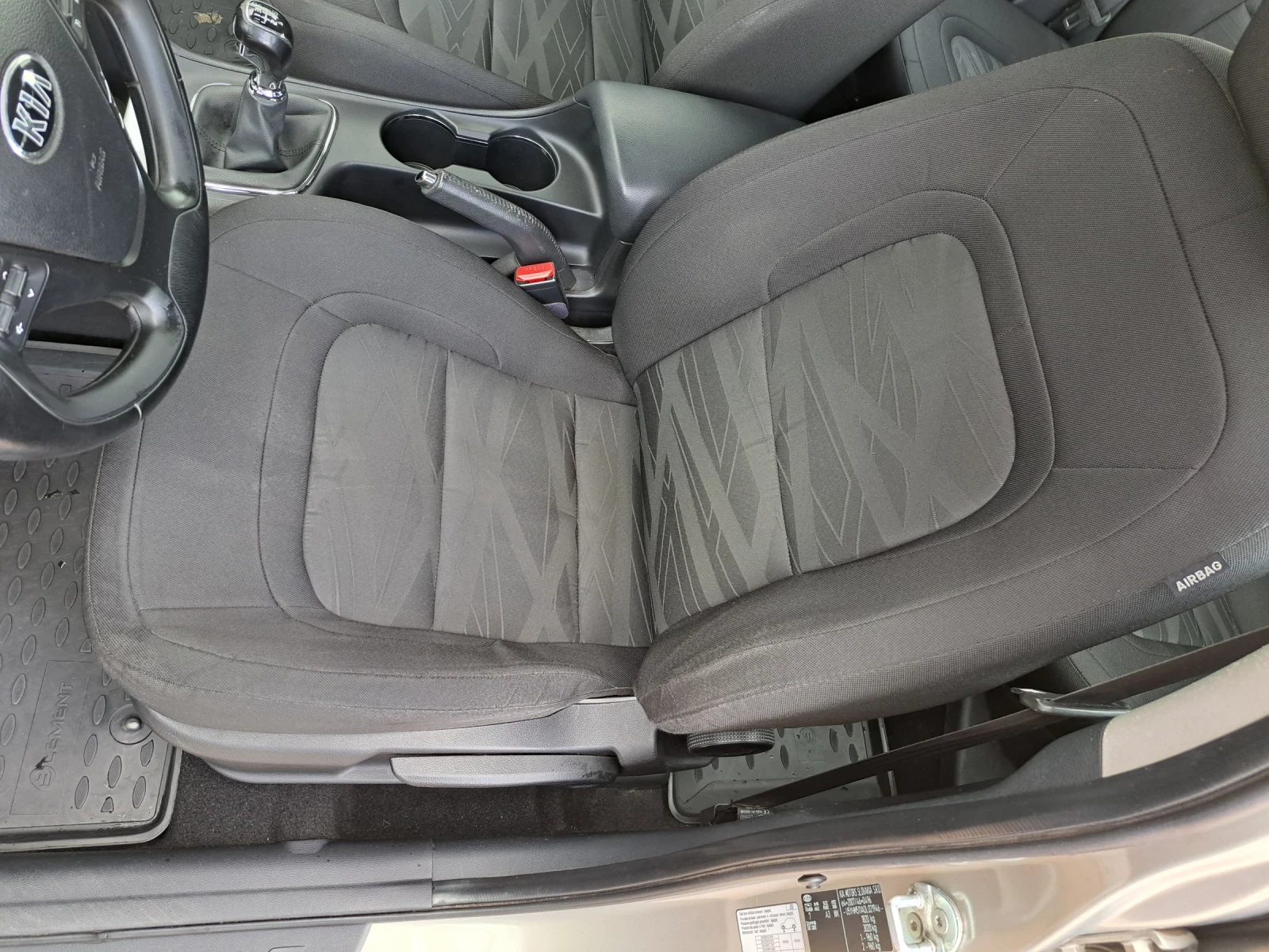 Kia Ceed 1.4i 6�������� * ������* 197000��.* �������� ����� | Mobile.bg � ����������� 9