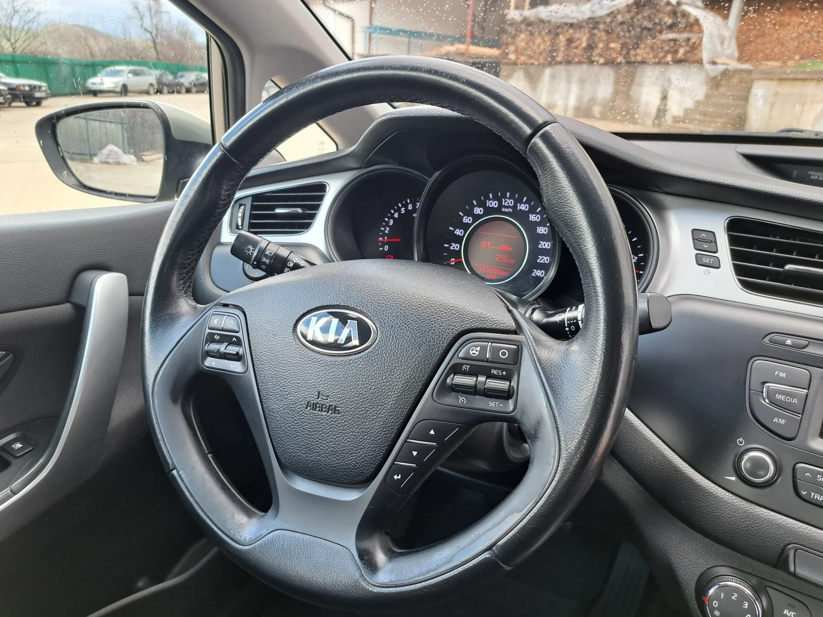 Kia Ceed 1.4i 6�������� * ������* 197000��.* �������� ����� | Mobile.bg � ����������� 11