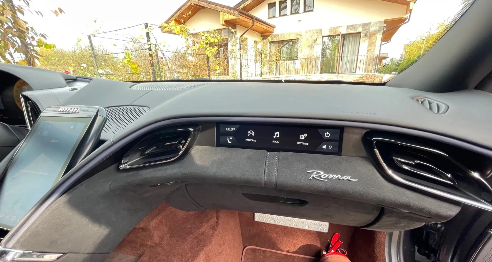 Ferrari Roma 3.9 V8, снимка 9 - Автомобили и джипове - 54339943