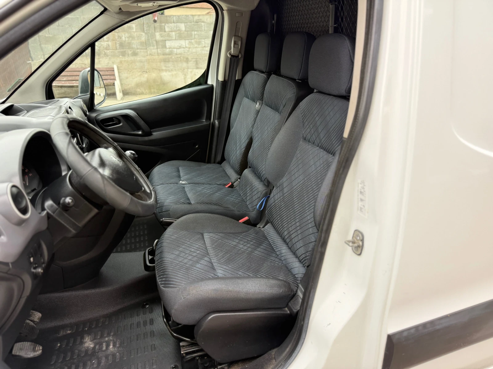 Peugeot Partner * AC* , снимка 9 - Автомобили и джипове - 54478020