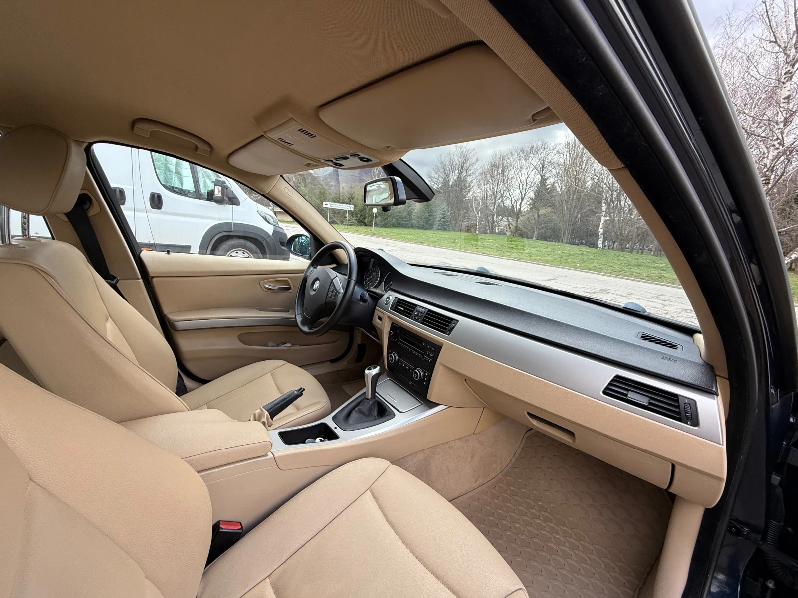 BMW 320, снимка 11 - Автомобили и джипове - 54646371