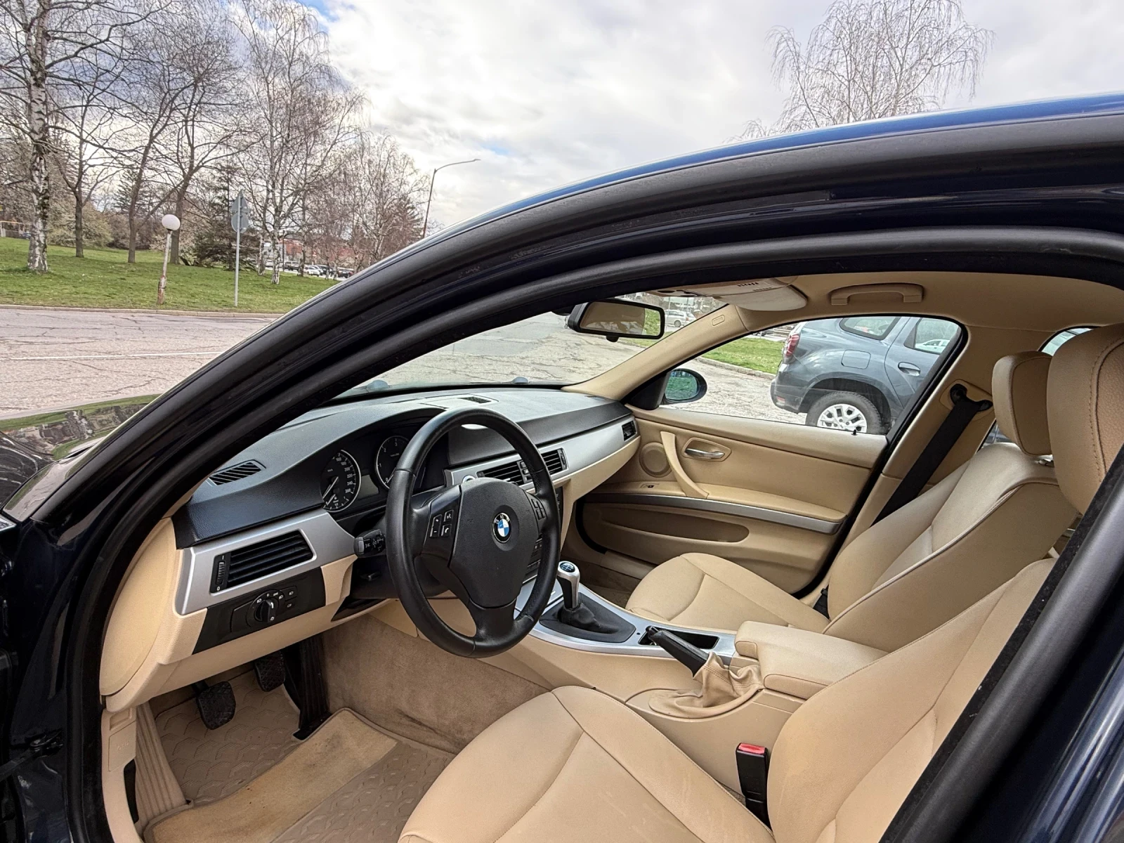 BMW 320, снимка 8 - Автомобили и джипове - 54646371